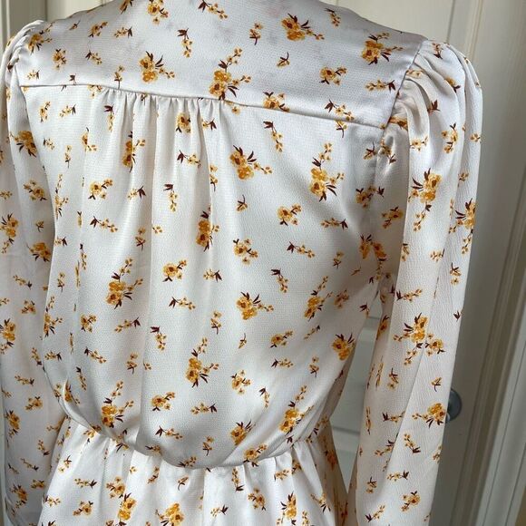 LUSH Floral Surplice Peplum Long Sleeve Blouse (Cream) - Small - Picture 9 of 11